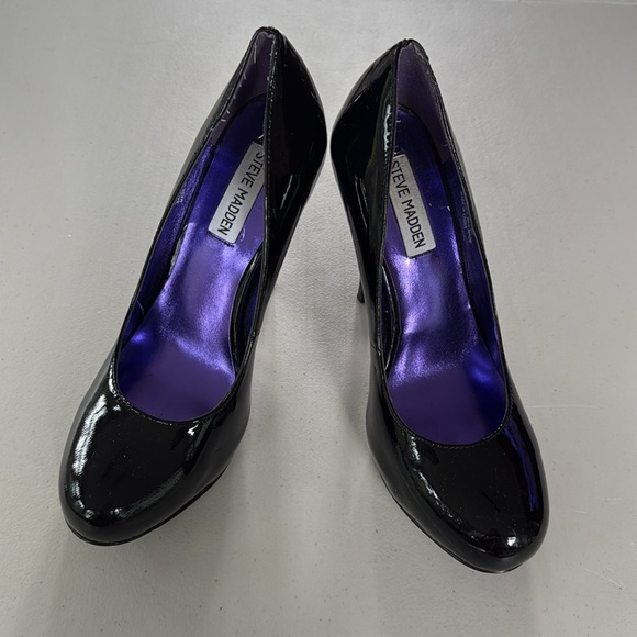Steve Madden Trinitie Patent Leather Pump - Picture 5 of 14